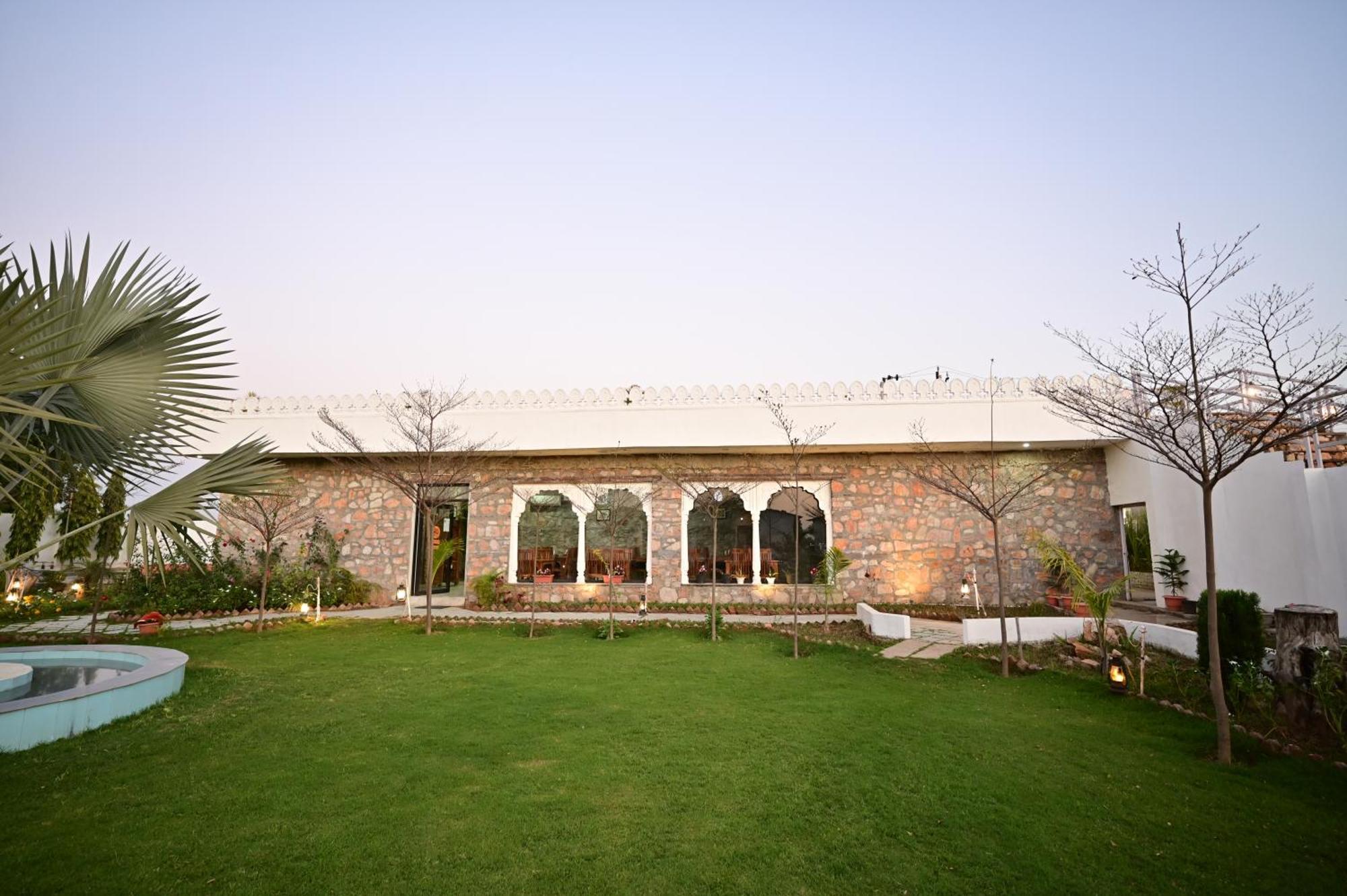 The Castle Crown - Hem Vilas Resort Ranthambhore Sawai Madhopur Extérieur photo